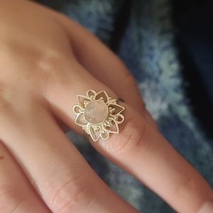 Rose quartz ring